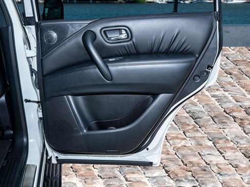 Used 2023 Nissan Armada SL w/ Midnight Edition Package image 15