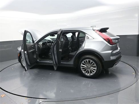 Used 2024 Cadillac XT4 Premium Luxury image 39