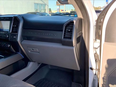 Used 2019 Ford F250 XLT w/ XLT Premium Package image 19