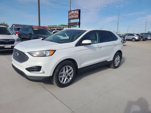 Used 2024 Ford Edge SEL image 2