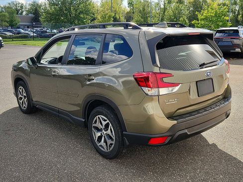 Used 2023 Subaru Forester Premium AWD/4WD image 4