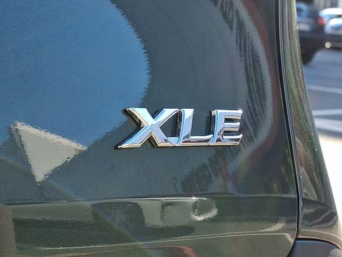 Used 2026 Toyota Sienna XLE image 37