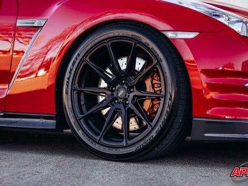 Used 2014 Nissan GT-R Premium image 64