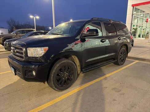 Used 2017 Toyota Sequoia Limited image 2