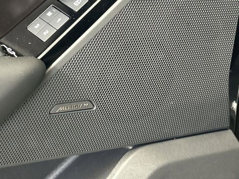 Certified 2026 Land Rover Range Rover Velar Dynamic SE image 22