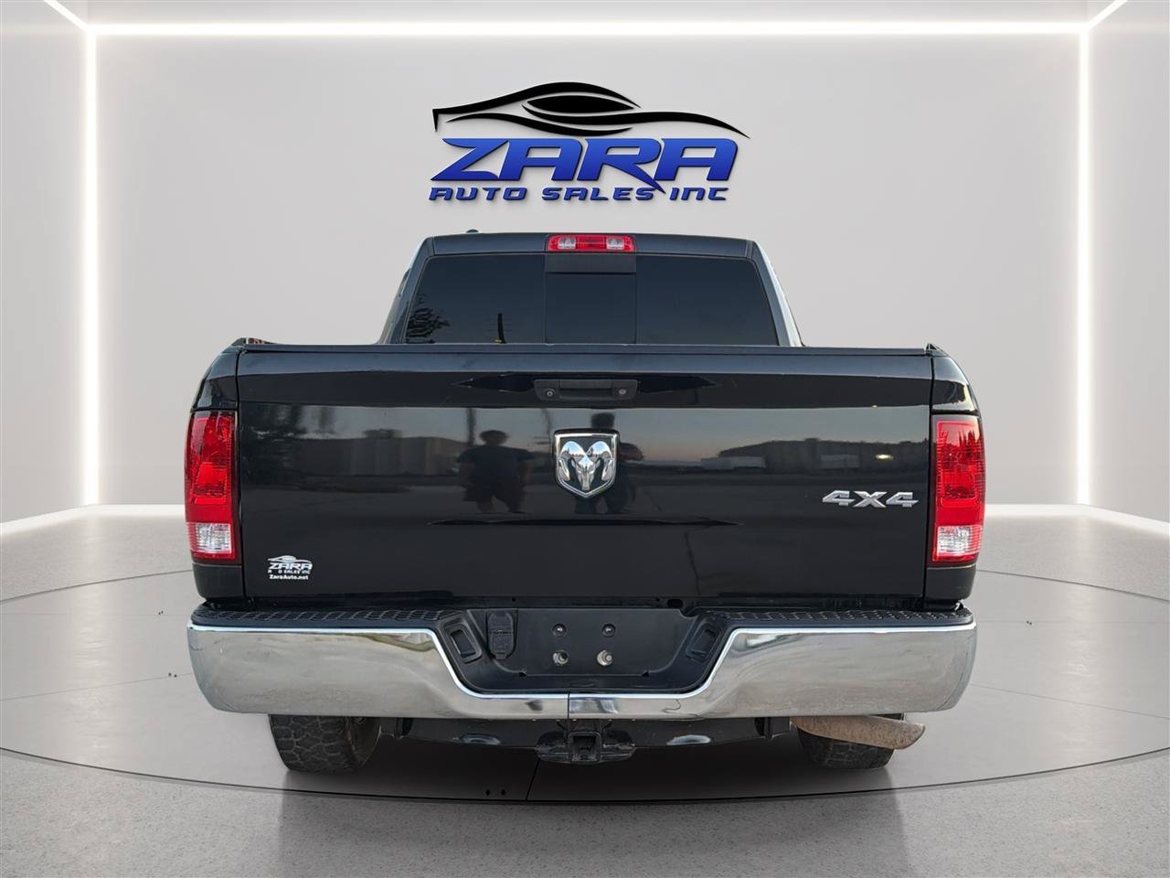 Used 2017 RAM 1500 Classic SLT AWD/4WD image 6