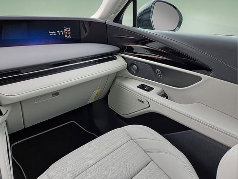 New 2026 Lincoln Nautilus Reserve image 12