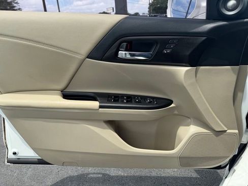Used 2015 Honda Accord EX-L image 16