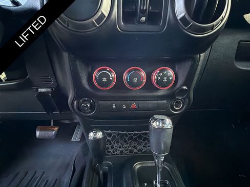 Used 2018 Jeep Wrangler Unlimited Sport S image 23