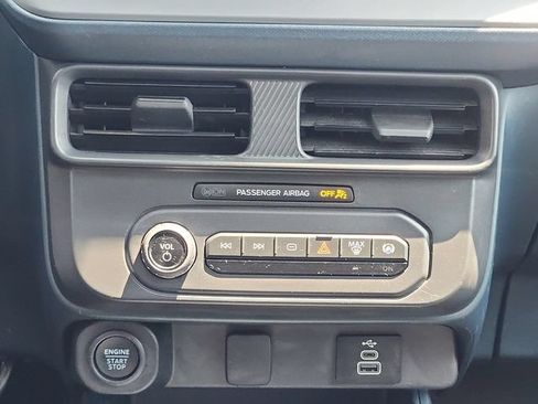 Certified 2025 Ford Maverick XLT w/ XLT Luxury Package AWD/4WD image 17