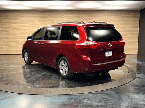 Used 2019 Toyota Sienna LE image 15