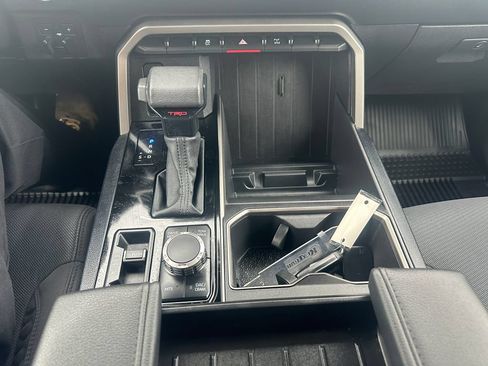 Used 2025 Toyota Tundra SR5 AWD/4WD image 17