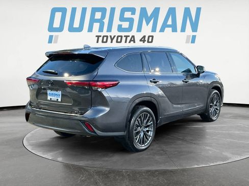 Used 2021 Toyota Highlander Limited image 7