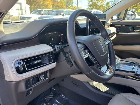 Certified 2022 Lincoln Nautilus Reserve w/ Luxury Package image 20