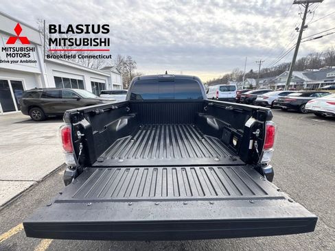 Used 2021 Toyota Tacoma TRD Sport w/ Technology Package image 26