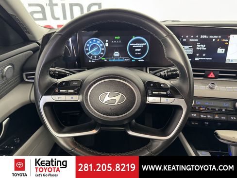 Used 2025 Hyundai Elantra Limited image 29