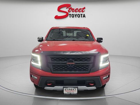 Used 2021 Nissan Titan PRO-4X w/ Pro-4x Convenience Package AWD/4WD image 6