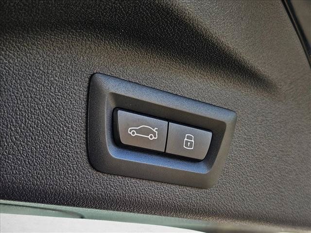 Used 2025 BMW X7 M60i AWD/4WD image 26
