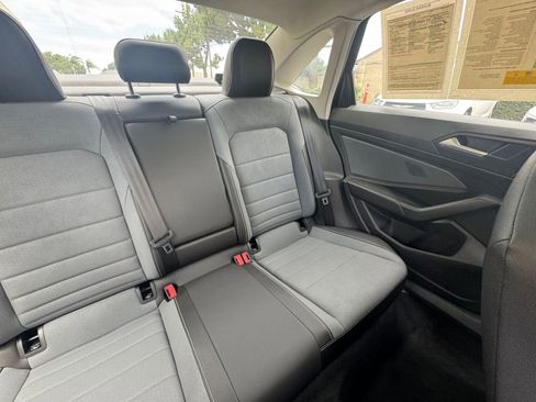 Used 2025 Volkswagen Jetta SE FWD image 38