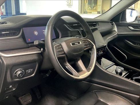 Used 2022 Jeep Grand Cherokee Limited AWD/4WD image 8