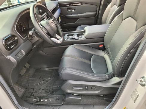 Certified 2025 Honda Pilot EX-L image 10