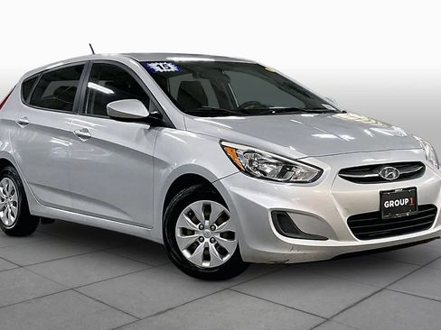 Used 2015 Hyundai Accent GS FWD image 3