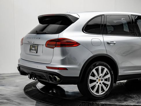 Used 2017 Porsche Cayenne S image 14