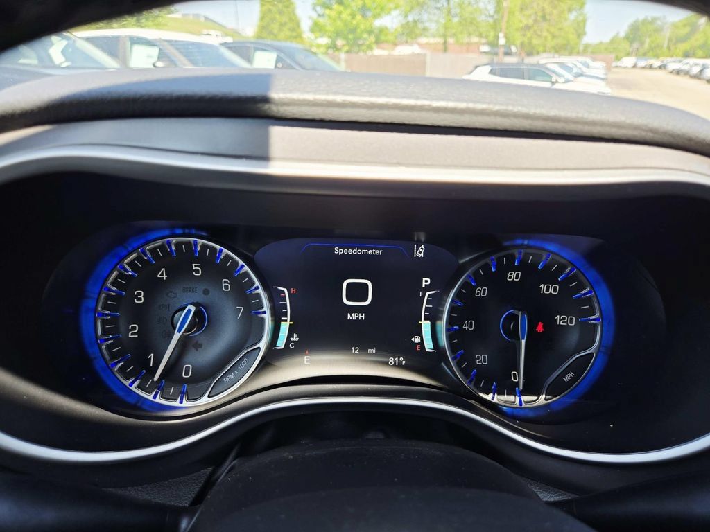 New 2026 Chrysler Pacifica Select w/ S Appearance Package AWD/4WD image 23