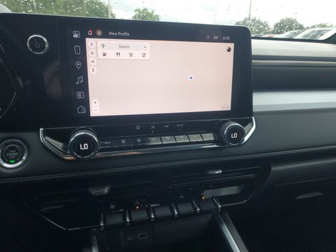 Used 2024 Chevrolet Colorado LT w/ LT Convenience Package image 24