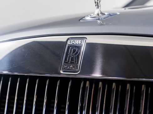 Used 2017 Rolls-Royce Dawn image 26