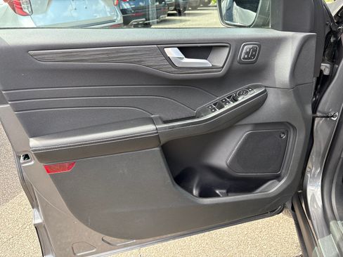 Used 2023 Ford Escape Platinum w/ Premium Technology Package AWD/4WD image 13