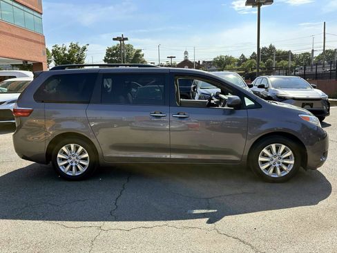 Used 2015 Toyota Sienna XLE w/ XLE Navigation Package AWD/4WD image 6