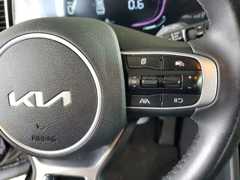 Used 2024 Kia Sportage EX FWD image 25