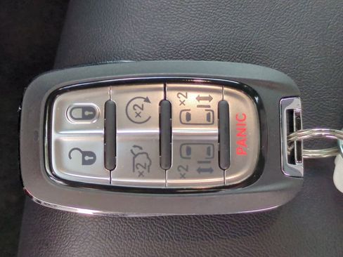 New 2026 Chrysler Voyager LX image 34