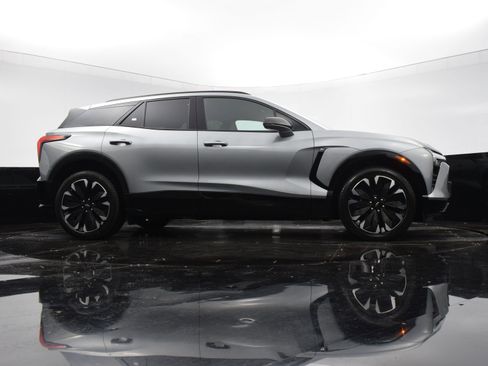 New 2025 Chevrolet Blazer EV RS image 16