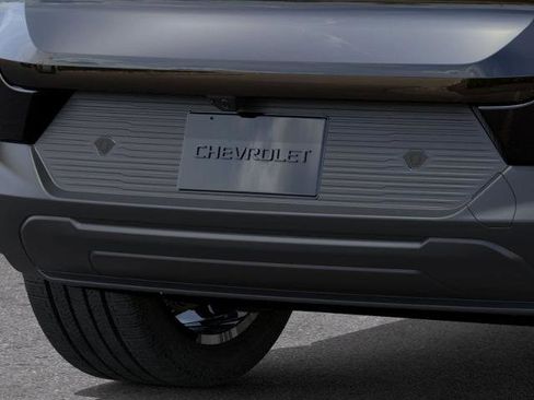 New 2026 Chevrolet Equinox EV LT image 38