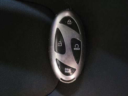 Used 2024 Hyundai Elantra SEL image 32