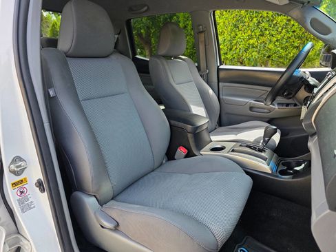 Used 2015 Toyota Tacoma PreRunner w/ TRD Sport Package image 31