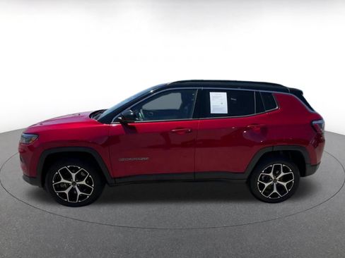 Used 2025 Jeep Compass Limited AWD/4WD image 9