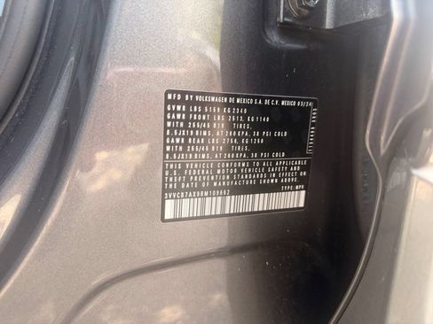 Used 2024 Volkswagen Tiguan SE R-Line FWD image 36