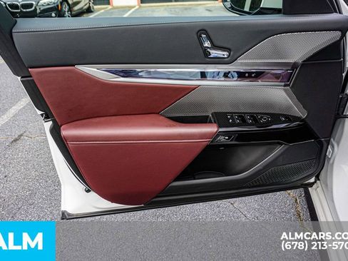 Used 2025 BMW i7 eDrive50 w/ M Sport Package image 52