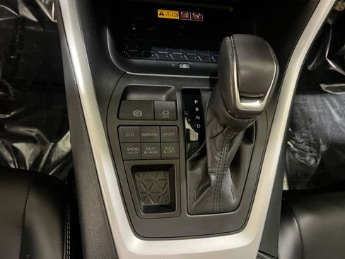 Used 2023 Toyota RAV4 XLE Premium image 20