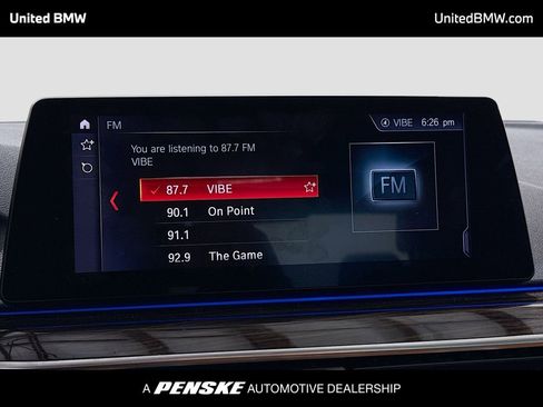 Used 2019 BMW 530e w/ Premium Package image 8