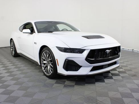 Used 2025 Ford Mustang GT Premium RWD image 23