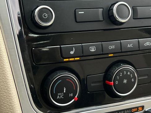 Used 2013 Volkswagen Passat TDI SE image 25