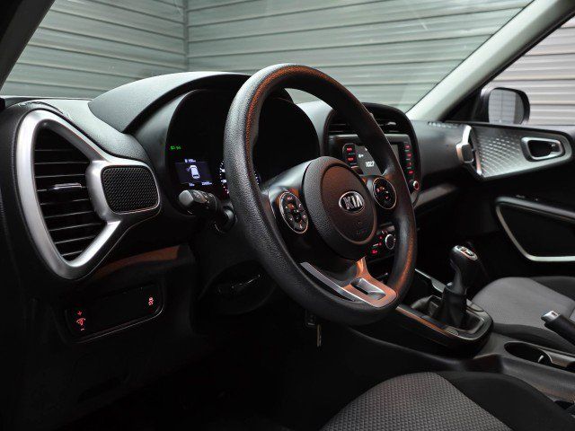 Used 2020 Kia Soul LX FWD image 11