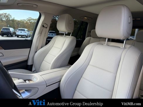 Certified 2022 Mercedes-Benz GLS 450 4MATIC image 18