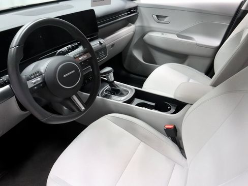 Certified 2025 Hyundai Kona SEL FWD image 24