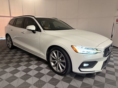 Used 2020 Volvo V60 T5 Momentum FWD image 7