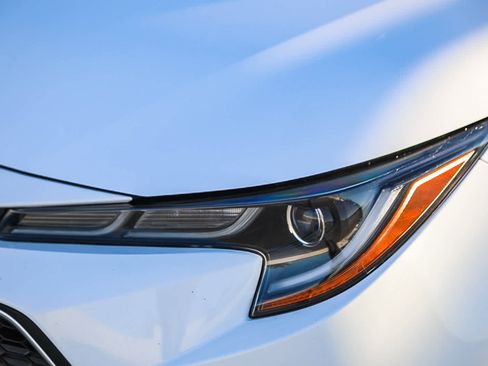 Certified 2020 Toyota Corolla XLE image 9